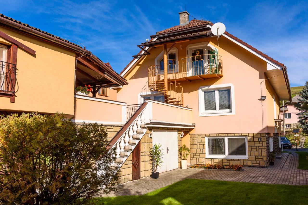 Villa Apartman Elegant Bešeňová Exterior foto